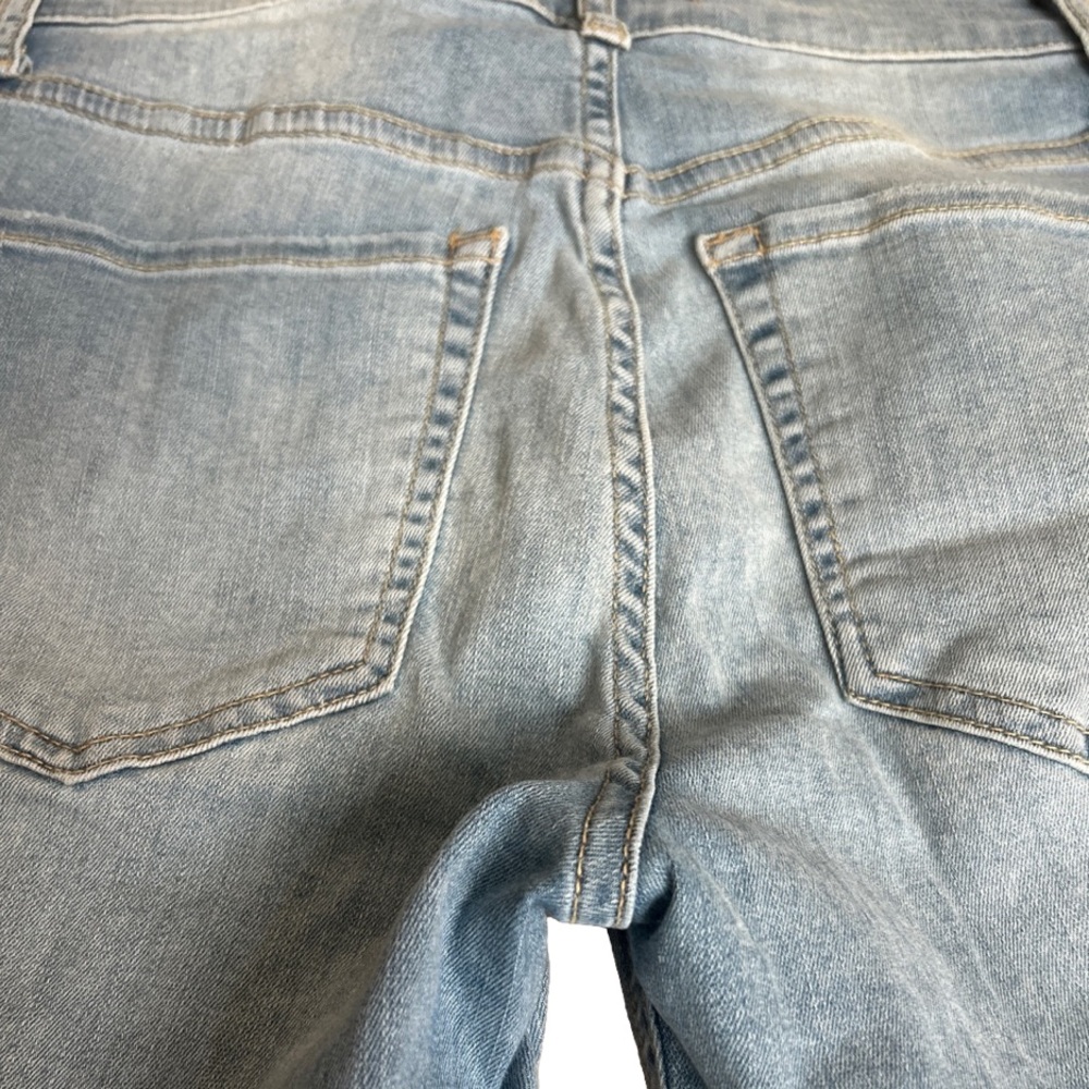 ✨SOLD✨ Free People Women’s Distressed Light Wash Skinny Jeans Size 26 Regular - Picture 8 of 13